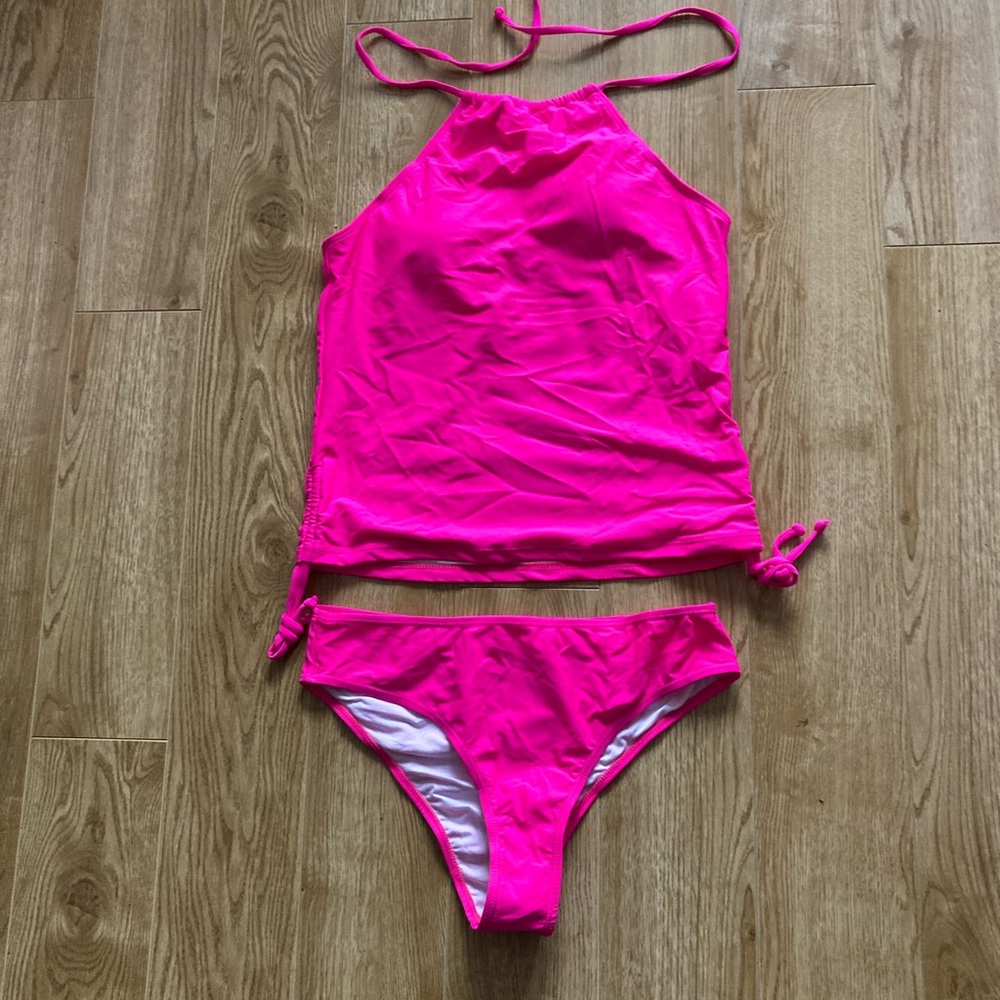 NEW🎁 BEACHSISSI  Hot Pink Halter Style Tankini  NWT